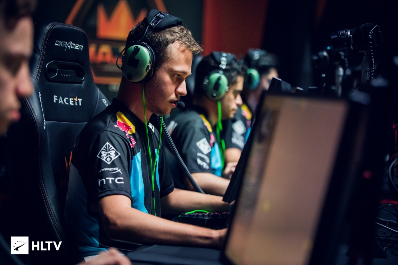 电竞圈爆冷：Falcons加时逆袭NIP，donk高Rating1.8成焦点